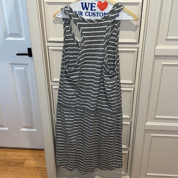 Women’s SZ M GAP gray and white striped sleeveless dress - Picture 7 of 7
